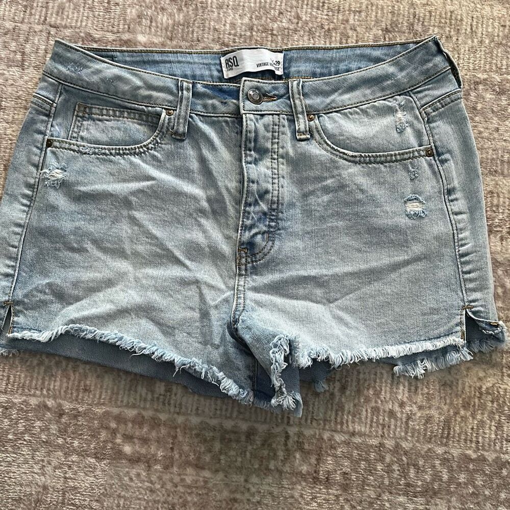 RSQ size 9 Light denim SHORTS Jean shorts